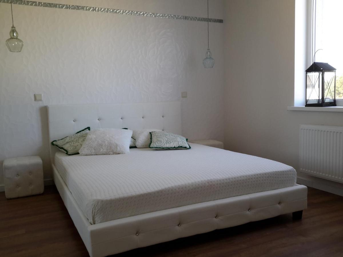 Villa Florance Apartments With Terraces & Parking Ventspils Exterior foto